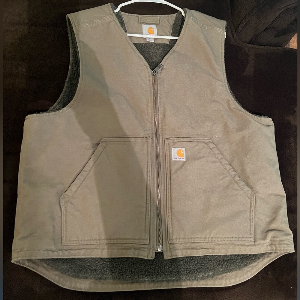 RELAXED FIT WASHED DUCK SHERPA-LINED VEST